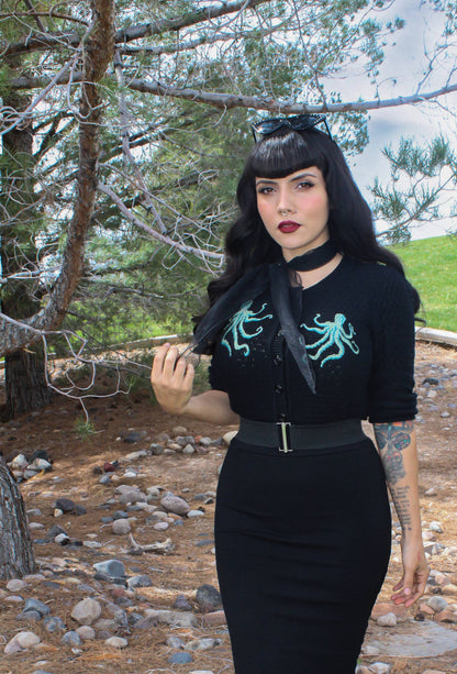 The Waltz Of The Octopus Plus size Cropped Cardigan