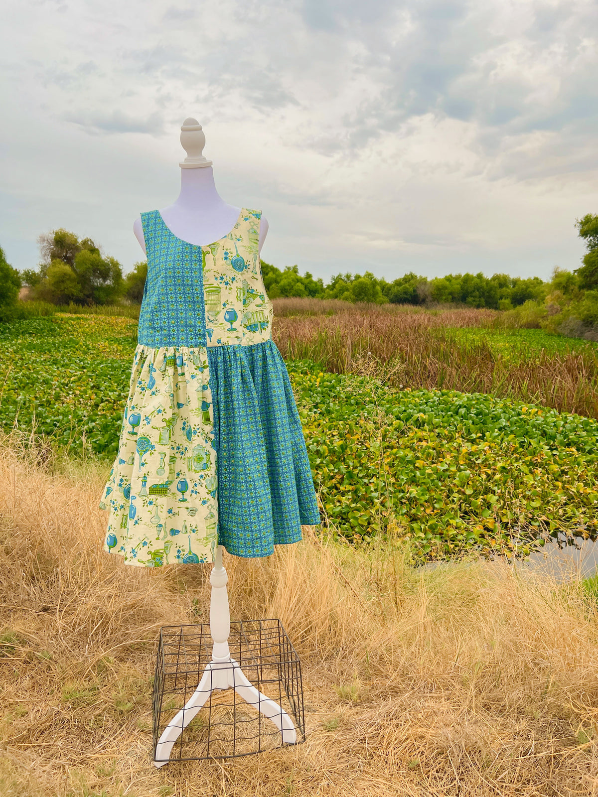 Bolita Pattern-Play Dress - Kitchen window (Women's XL)